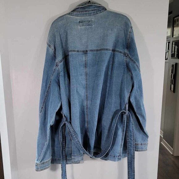 Maurice Plus size long jean jacket with tie up waist. BNWOT Beautiful condition - Picture 4 of 11
